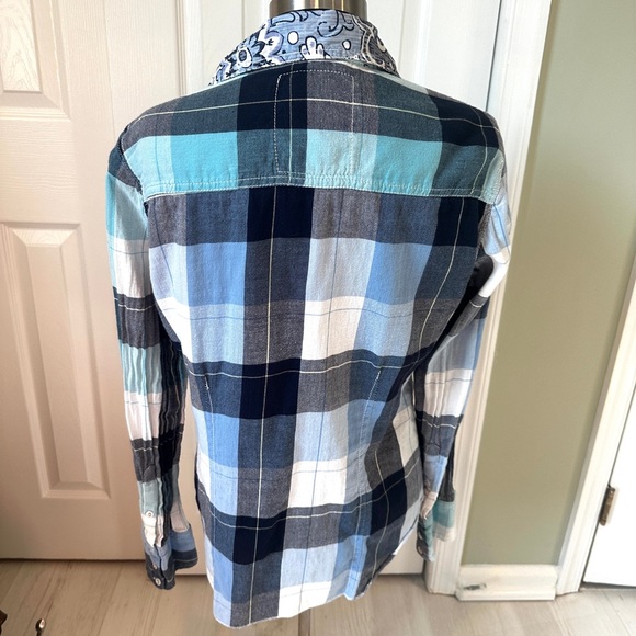 Beautiful Cino button down shirt size medium - Picture 2 of 9